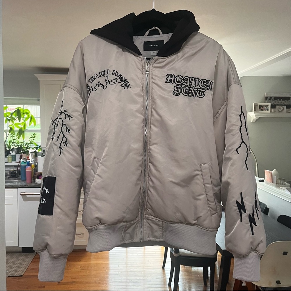 PacSun - Nylon Hooded Bomber with Black Hood M